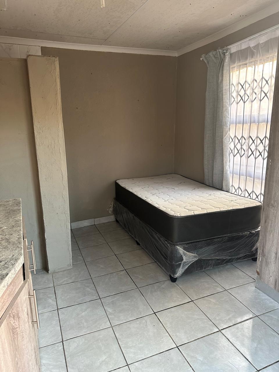 A Drop In The Ocean room at Maps Student Accommodation