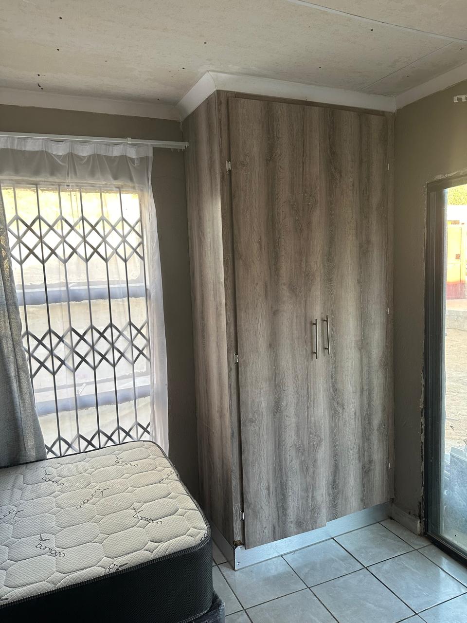 A Drop In The Ocean room at Maps Student Accommodation